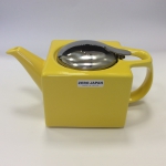 Kettle with strainer 480 ml has next color: Yellow